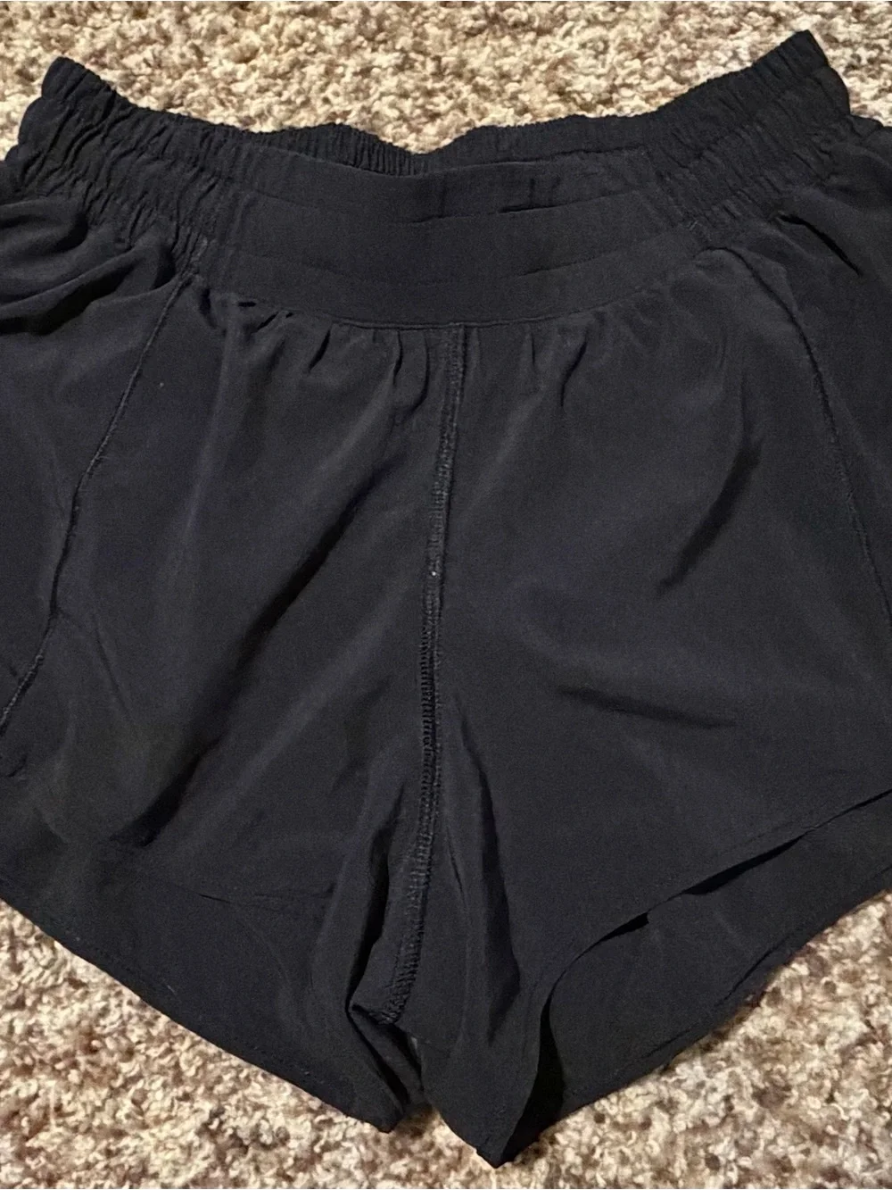 lululemon athletica Black Hottie Hot Shorts, size 6 EUC